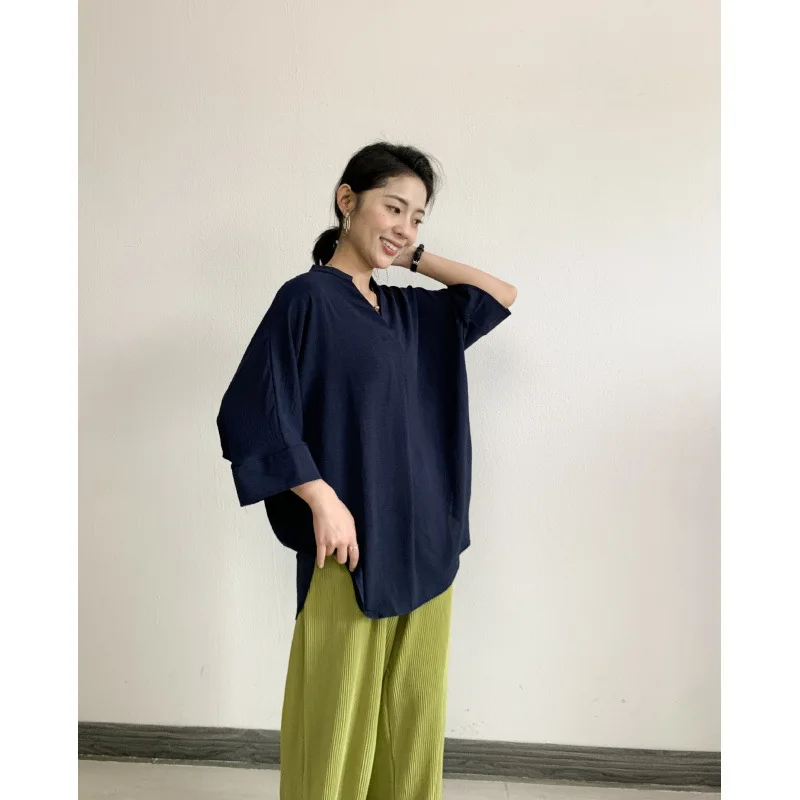 เสื้อผู้หญิงทรงหลวม แขนค้างคาว คอวี แฟชั่นเกาหลี สไตล์เรียบง่าย ใส่ได้หลายโอกาส สำหรับฤดูร้อน ปี 2025