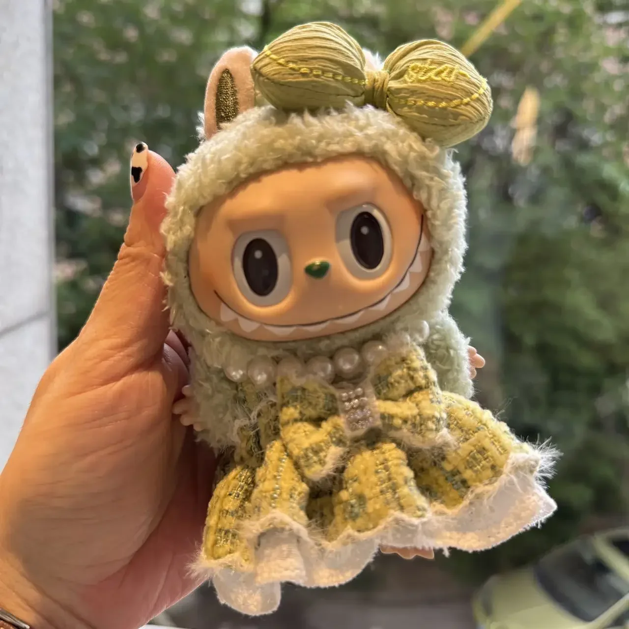 Ropa de muñecas con lazo a la moda para Labubu I II, estilo coreano, collar de perlas esponjosas, traje, vestido, traje con lazo para accesorios de muñecas Ladbubu