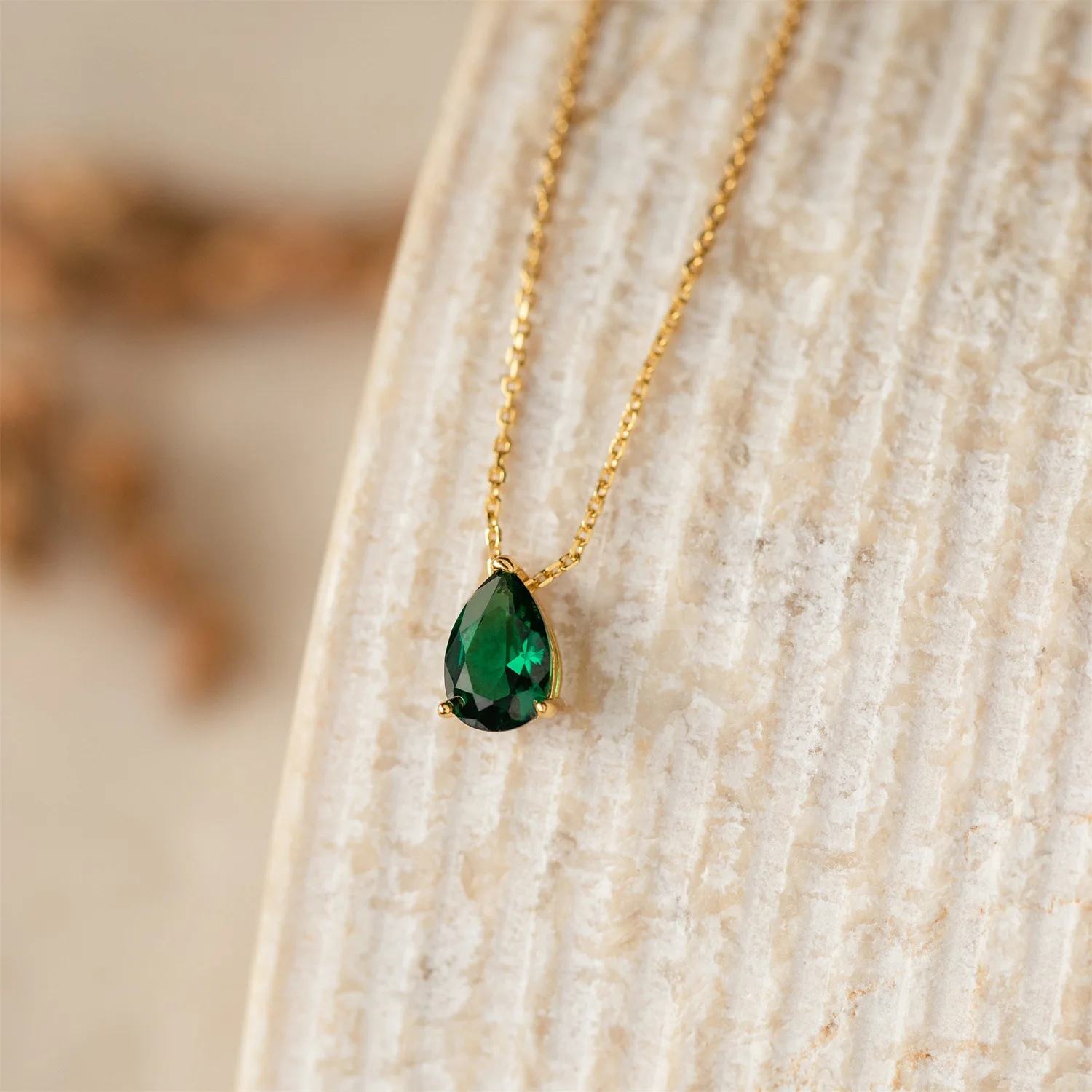 Minimalist Stainless Steel Shinny Waterdrop Shaped Zircon Necklace for Women Girls Waterproof Jewelry Birthday Gifts