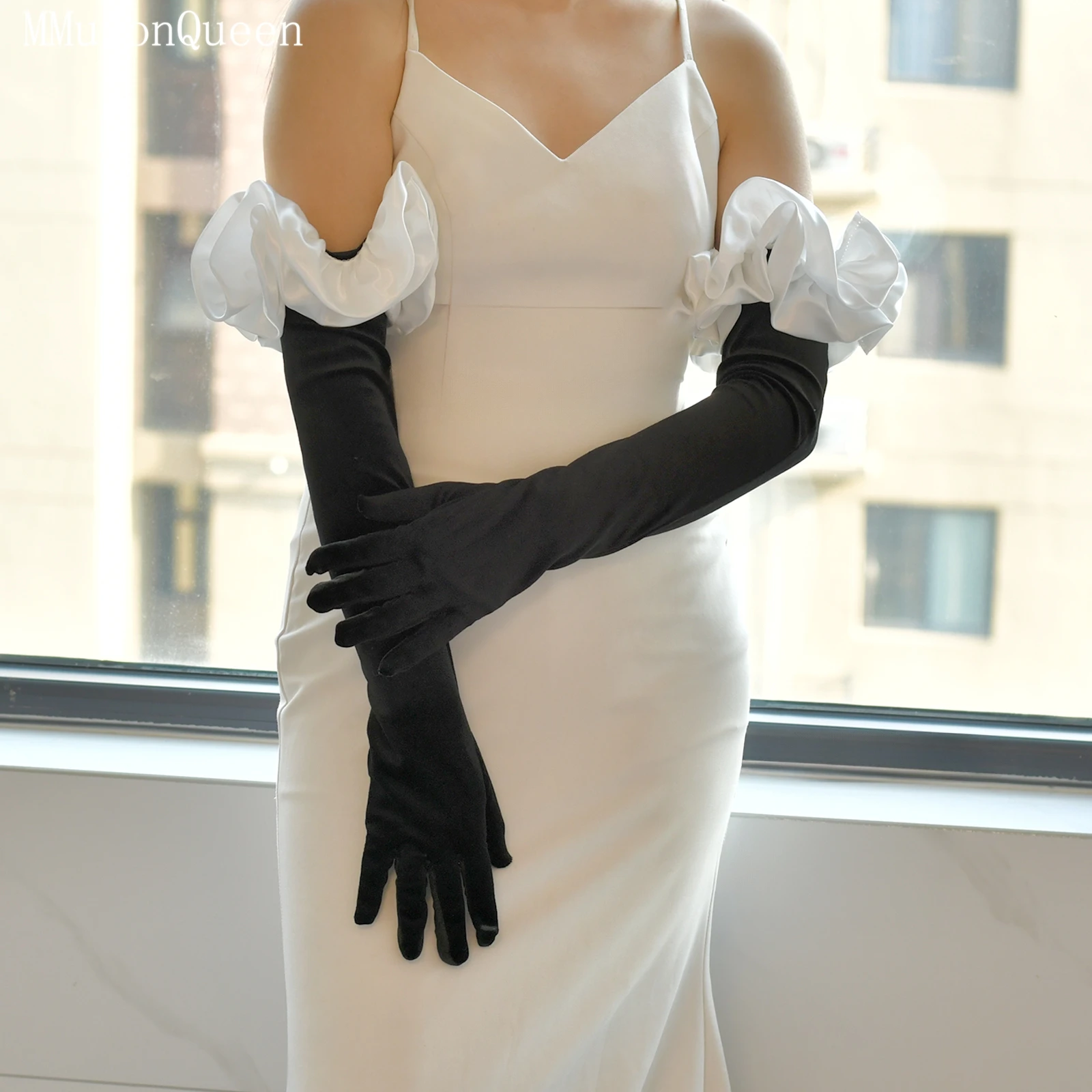 

MMMMQ MM31A A Gothic black velvet three-dimensional flower bridal glove as an accessory for party and dinner gowns