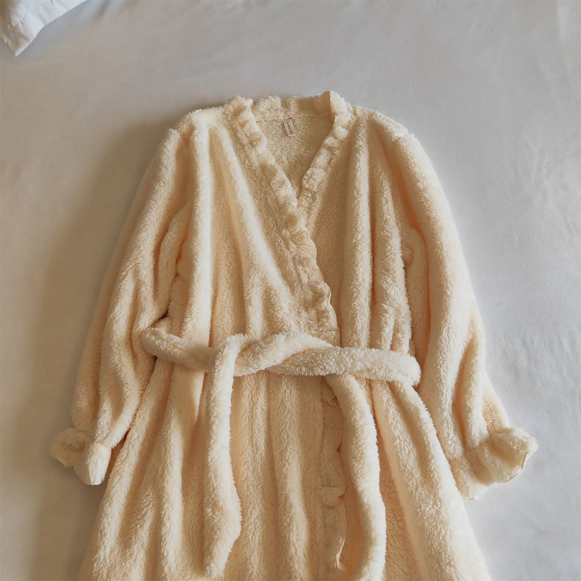Winter Sleeping Pajamas Coral Fleece Warm Sleepwear Robe Loose Flannel Thicken Home Wear Bathrobes For Women Nightwear Clothes