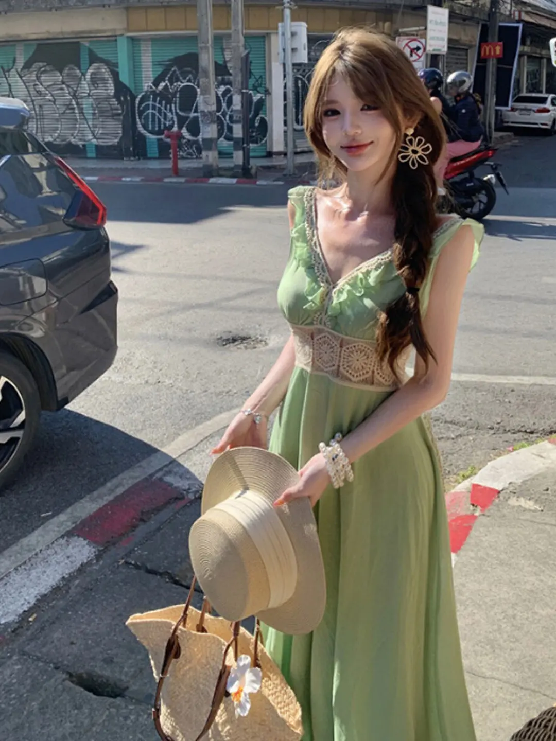 

Beachy Slimming V-Neck Waist-Cinching Dress French Style Pure Color Summer New Fashion Polymide Fiber No Sleeve Women Dress