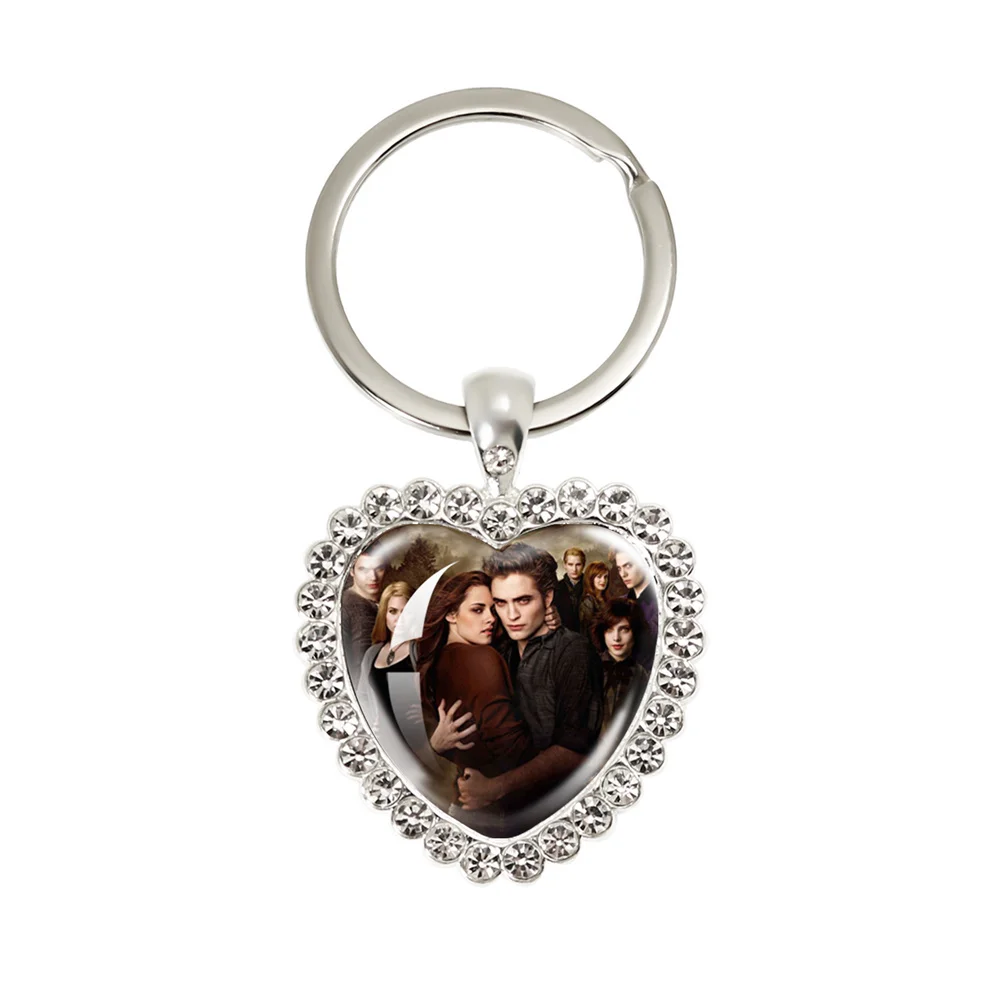 Film Bella Edward Jacob Renesmee Strass Pfirsich Herz Schlüsselanhänger Cabochon Twilight Charakter Kette Mädchen Frauen Modeschmuck