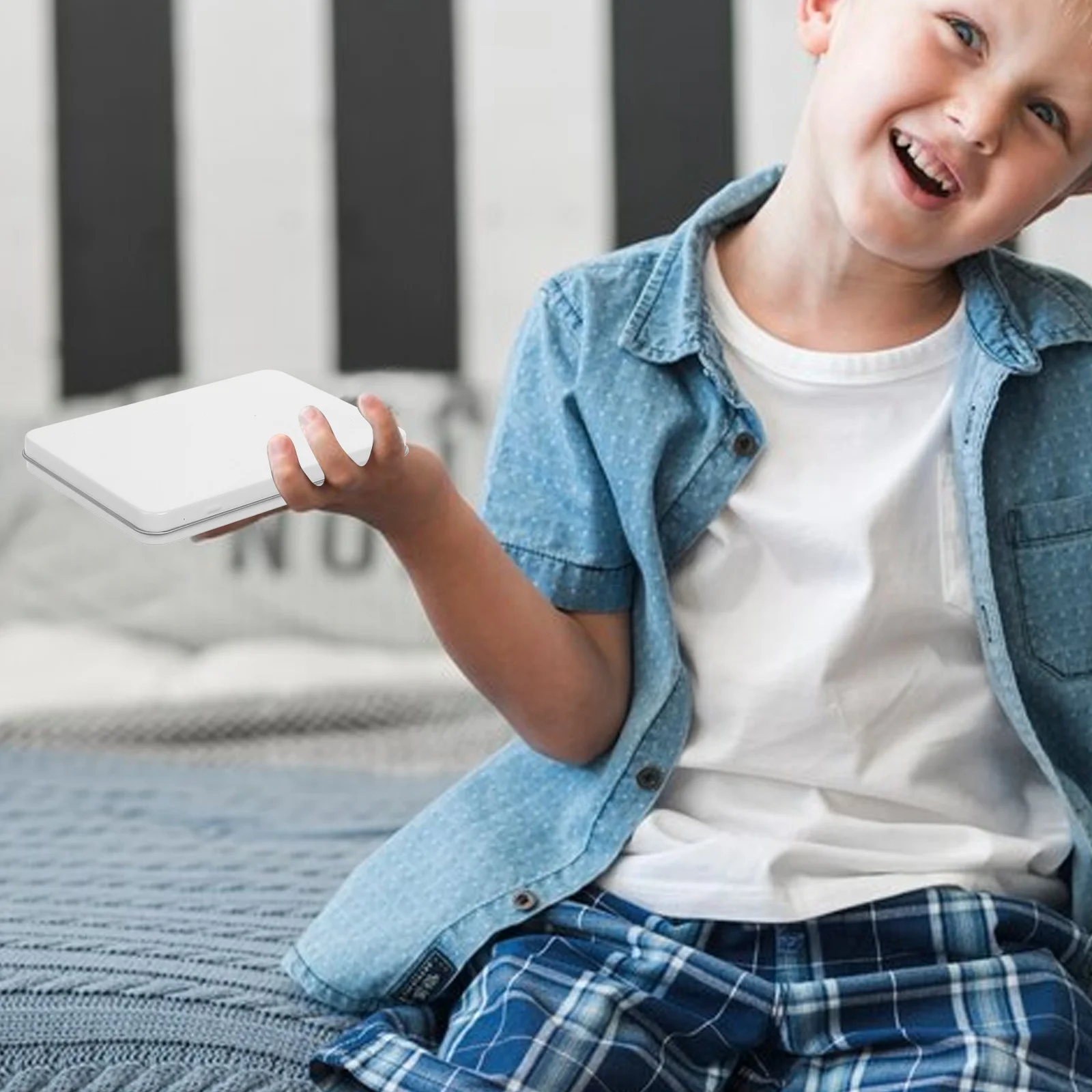 

Trading Card Storage Box Portable Metal Organizer for Game Cards Sturdy and Thin Design Easy to Locate Your Cards