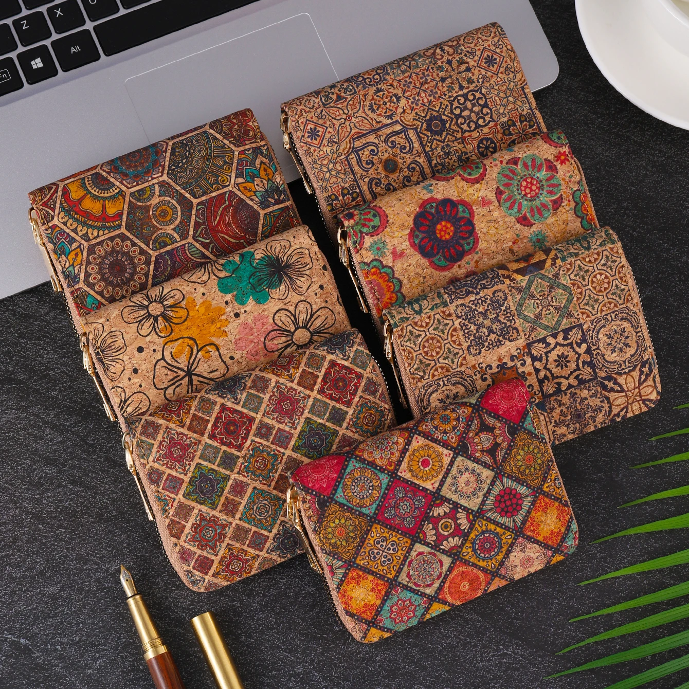 Cross border multifunctional Bohemian style short women's wallet, wood grain multi card slot wallet, large capacity portable car