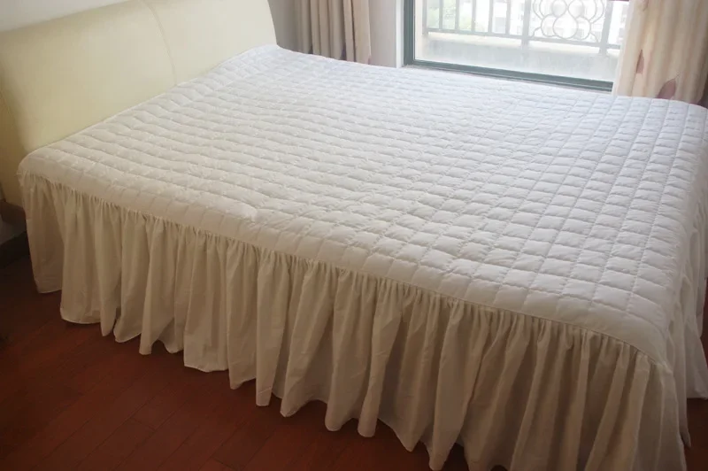 Wholesale cotton fabric, quilted cotton single-layer bed skirt, this white light beige dense pleated skirt edge, simple