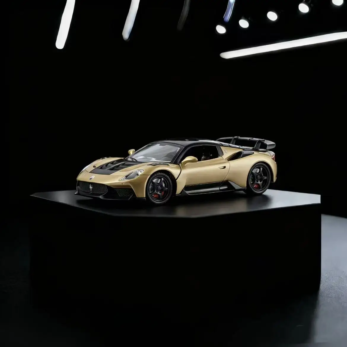 

Новогодний подарок: детская игрушка-модель спортивного автомобиля GT2 1:24, трендовая серия, имитация сплава, со звуком и светом.