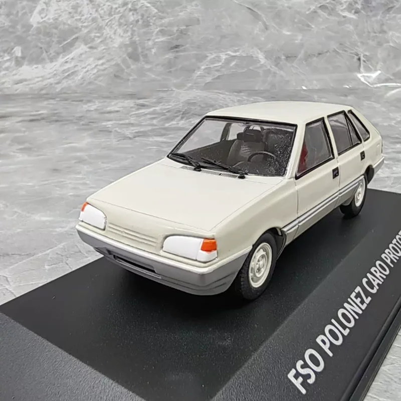 IXO Diecast 1:43 Escala FSO Polonez Caro, Modelo de Coche de Aleación, Colección, Souvenir, Adorno, Juguete, Regalo