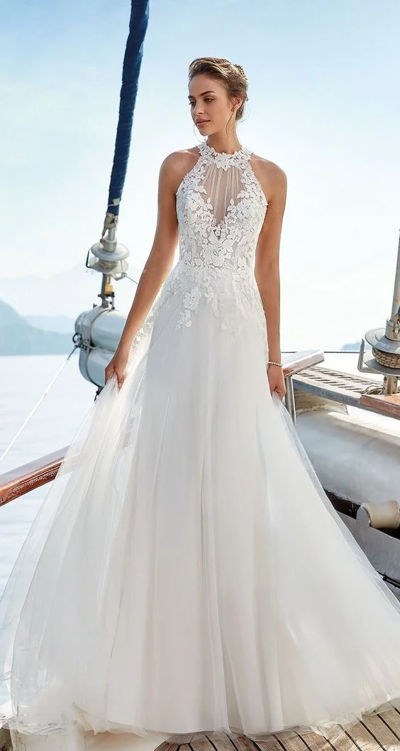 Halter Neckline with Lace Applique Beach Wedding Dress Elegant Illusion Back Bridal Dress vestido de noiva princesa