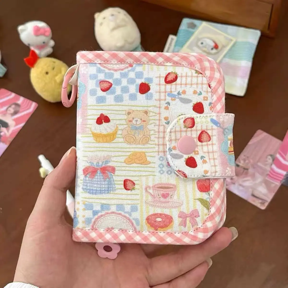 

Новая корейская супермиленькая кошелька-медвежонок в форме сердца для монет и карт, маленькая портативная сумочка для банковских карт и документов