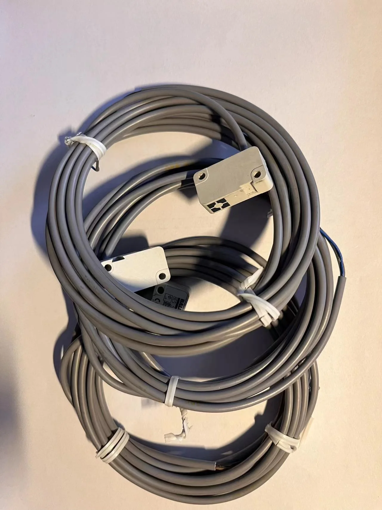 Proximity sensor BES 517-351-NO-C new and original wiith no box