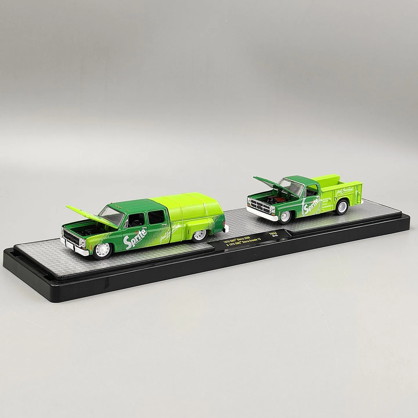 Diecast M2 1:64 Scale 1976 GMC Sierra 3500 & 1975 Grande 15 Alloy Car Model view 4