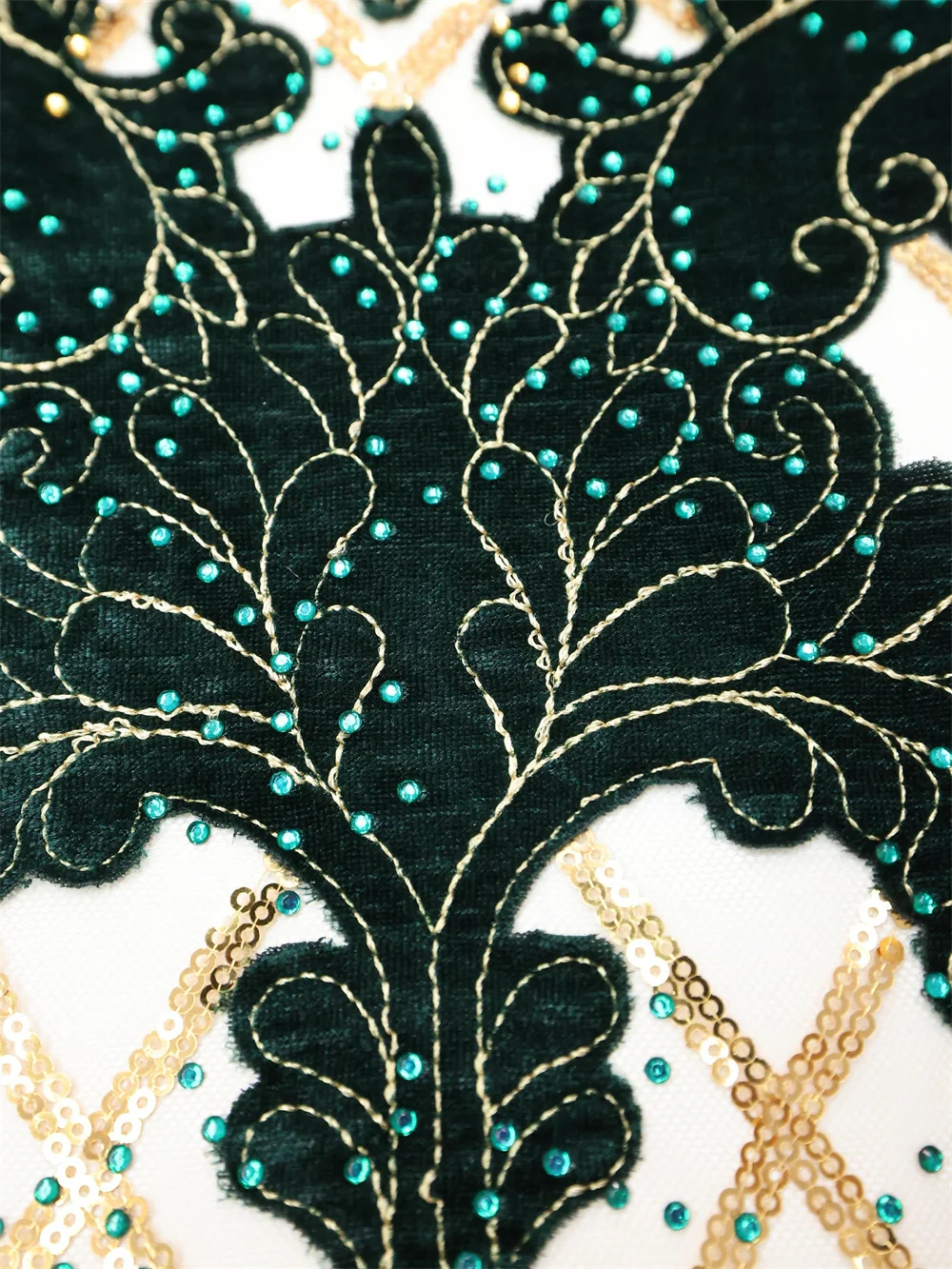 African Velvet Lace Fabric With Sequins 2024 Newest High Quality Nigerian Embroidered African Lace Fabric 5 Yard Sewing