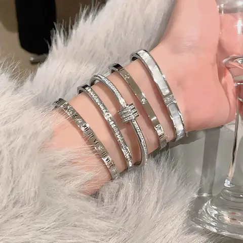 여자를위한 팔찌 스테인레스 스틸 팔찌 실버 컬러 Bangles 여자 팔찌 방수 어머니의 날 선물 패션 쥬얼리