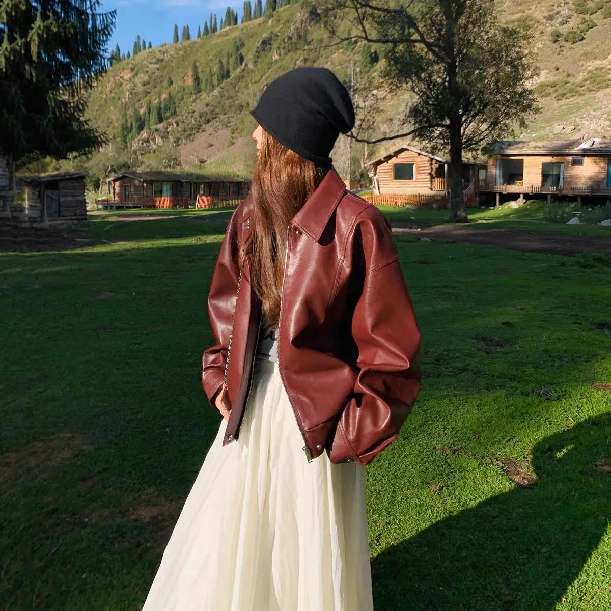

High-end Women's Leather Jacket, New 2025 Model, Casual Short Style for Petite Women, Red Leather Jacket Top.
