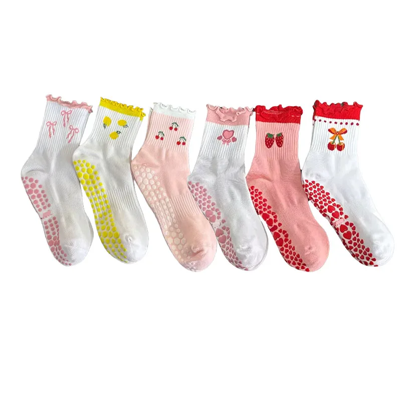 

European sizes 36-43, 1 Pair of Heart-Shaped Lace Embroidered Yoga Socks, Mid-Calf Length, for Women