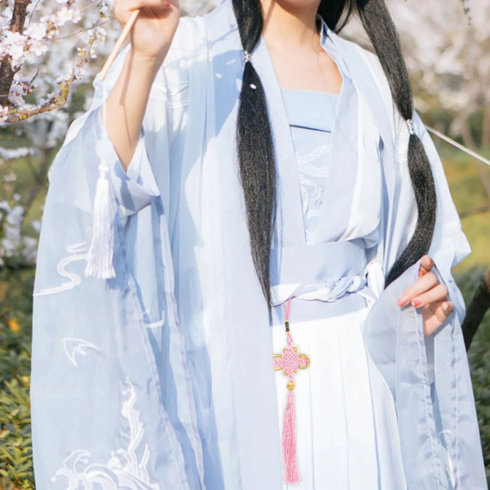 พู่ห้อยตกแต่งแบบจีน 4 ชิ้น สำหรับแขวนกระจกมองหลังในรถยนต์ ของตกแต่งพู่จีน สีแดง สำหรับตกแต่งบ้านและกระเป๋า