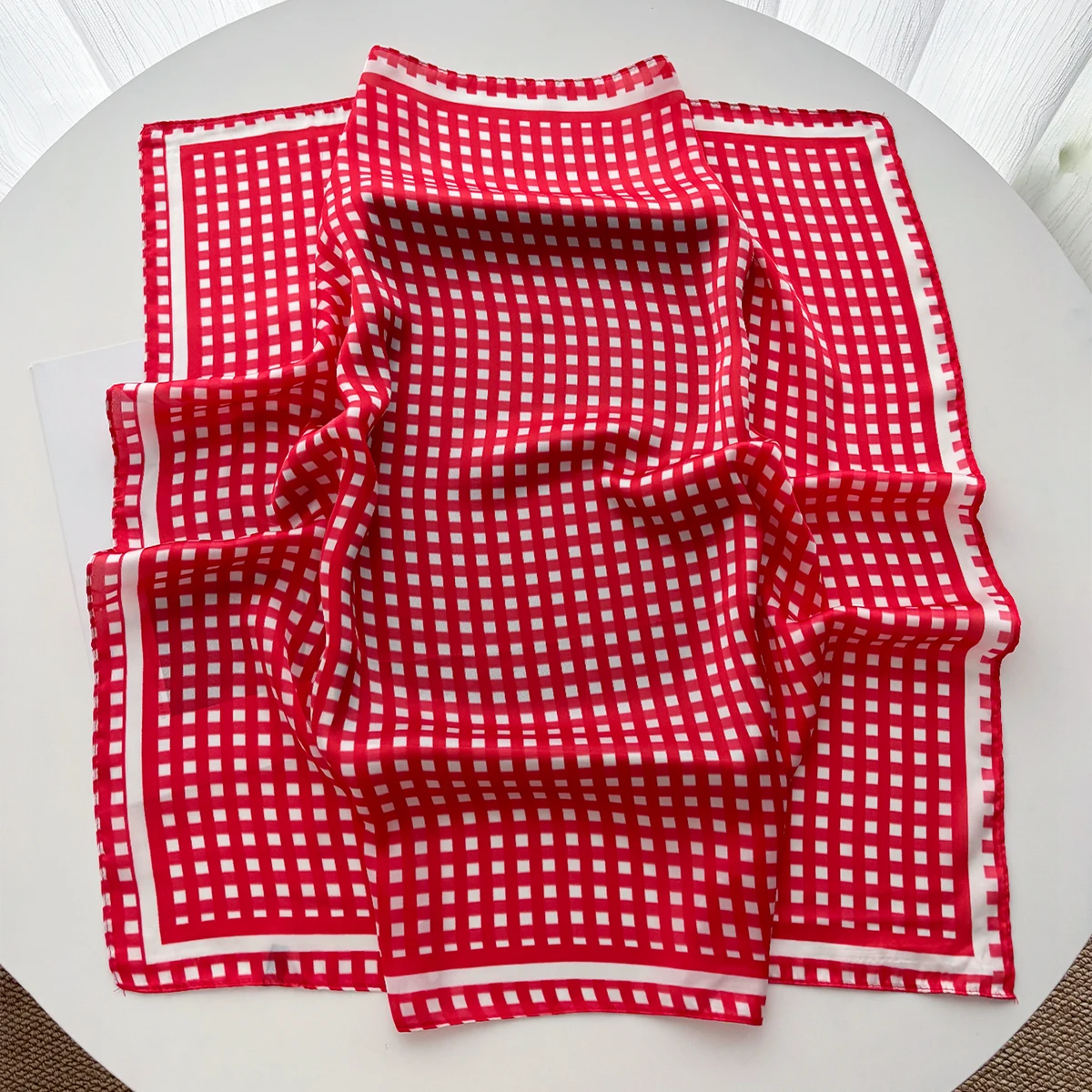Quadratischer Schal, Damen-Halstuch, Foulard, Haarband, bedruckt, Markenartikel, Damenband, Frühlingsneuheit, Schals, Wickeltücher – Detail 2