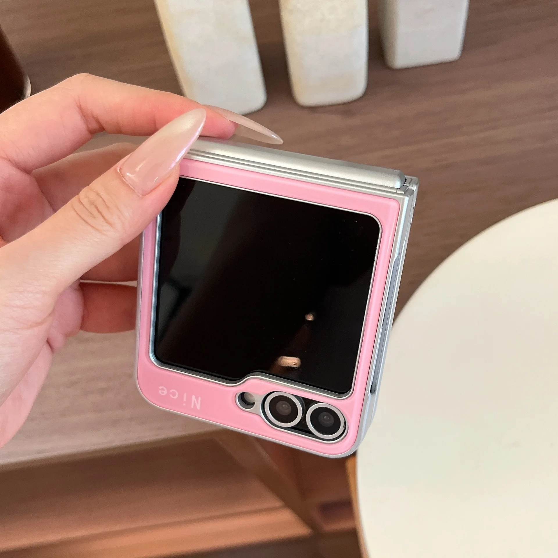 Sparkling Diamond Cat Mirror Stand for Samsung Galaxy Z Flip 8 7 6 5 Protective Back Cover for ZFlip8 ZFlip6 ZFlip7 Case Shell