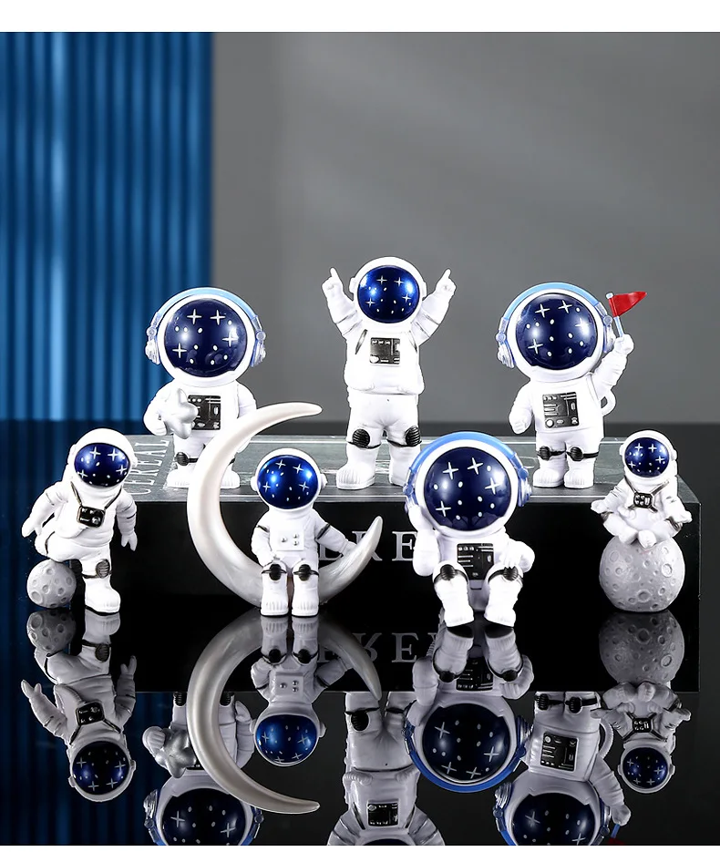 Astronaut Figurines Christmas Resin Spaceman Moon Sculpture Decorative Cosmonaut Statues Miniatures Gift for Kids Toy Home Decor