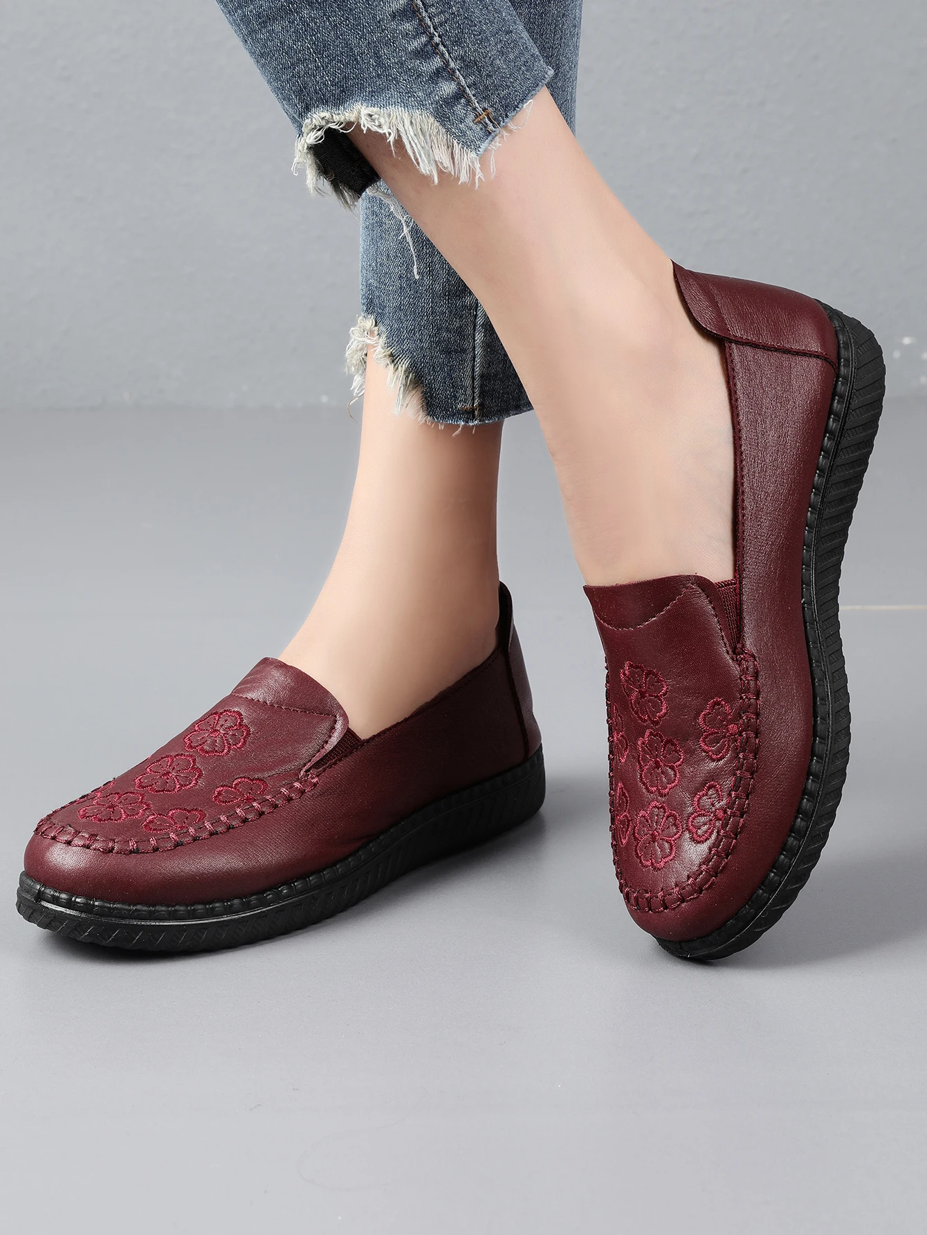 Spring Autumn Ladies Flat Shoes Comfortable Casual Loafers Soft Lightweight Mom Footwear Free Shipping