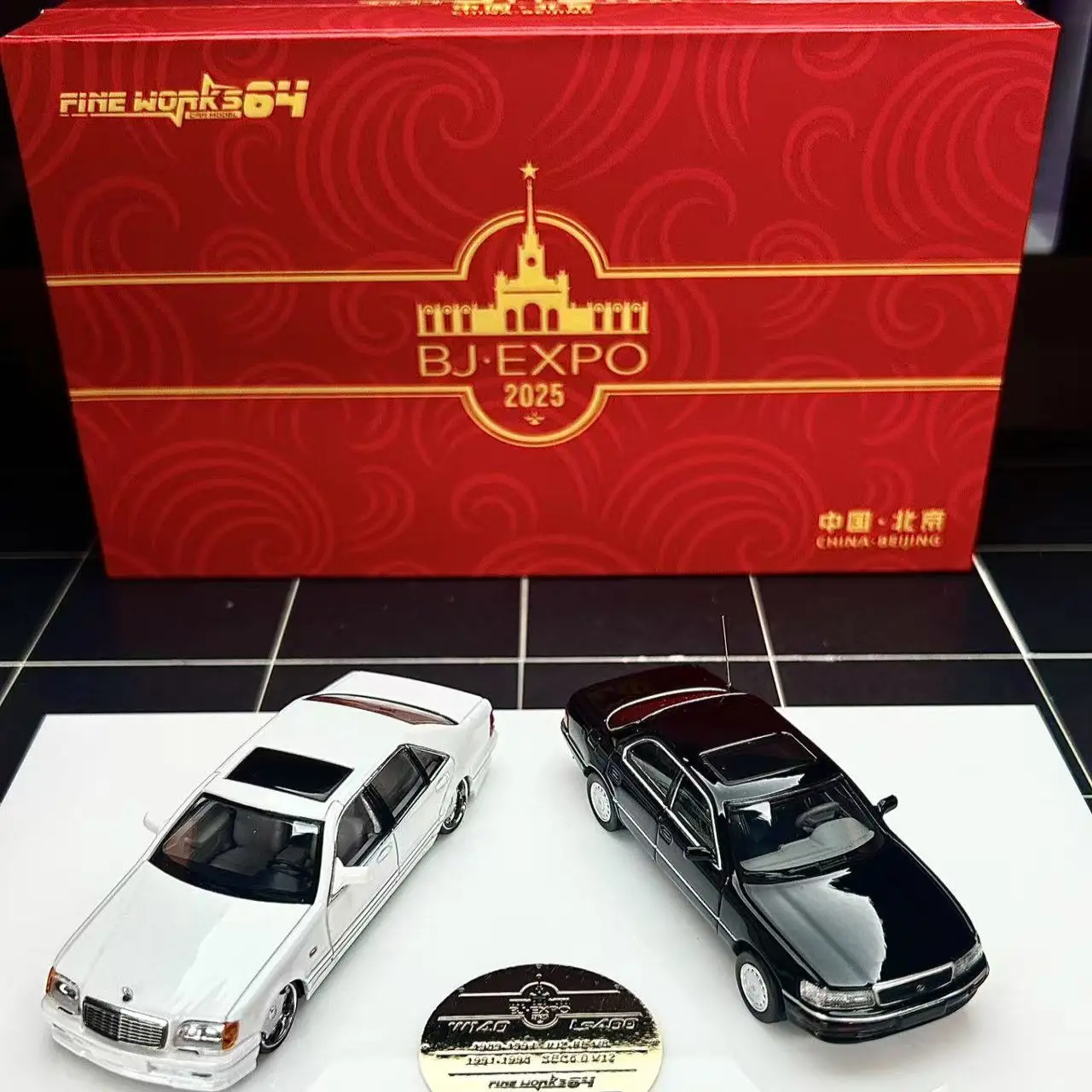 

Коллекционная модель автомобиля Diecast FM 1:64: Mercedes-Benz W140 и Lexus LS400 из сплава, подарок, сувенир, украшение для витрины