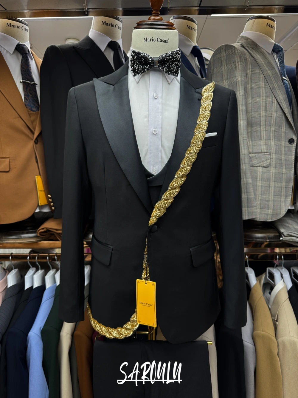 Men Black 3 Piece Tuxedo Suit Luxury Gold Beaded Peak Lapel Jacket Vest Pants Set Groom Wedding Wear Costume Fast Shipping