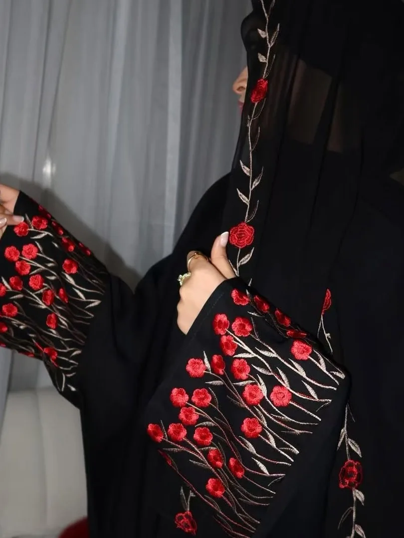 เสื้อคลุมคาร์ดิแกนปักลายดูไบสำหรับผู้หญิง แฟชั่นทันสมัย ชุดแสดงบนเวที ชุดประจำชาติ ผลิตในจีน สำหรับฤดูใบไม้ร่วง