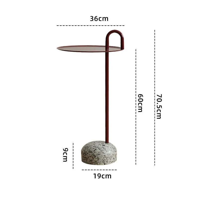 شقة صغيرة مبتكرة، أريكة معيشة راقية، بجانب يدوية، بجانب السرير للقهوة