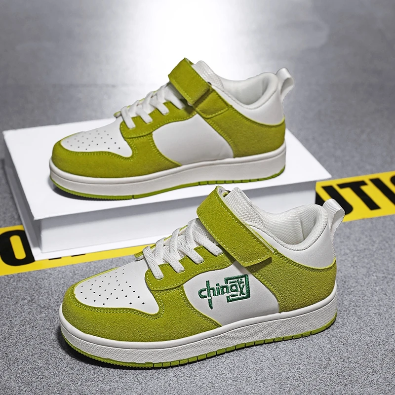 

Classic children's shoes boys' sports shoes 2024 new leather-covered non-slip children's casual shoes Student girls' board shoes