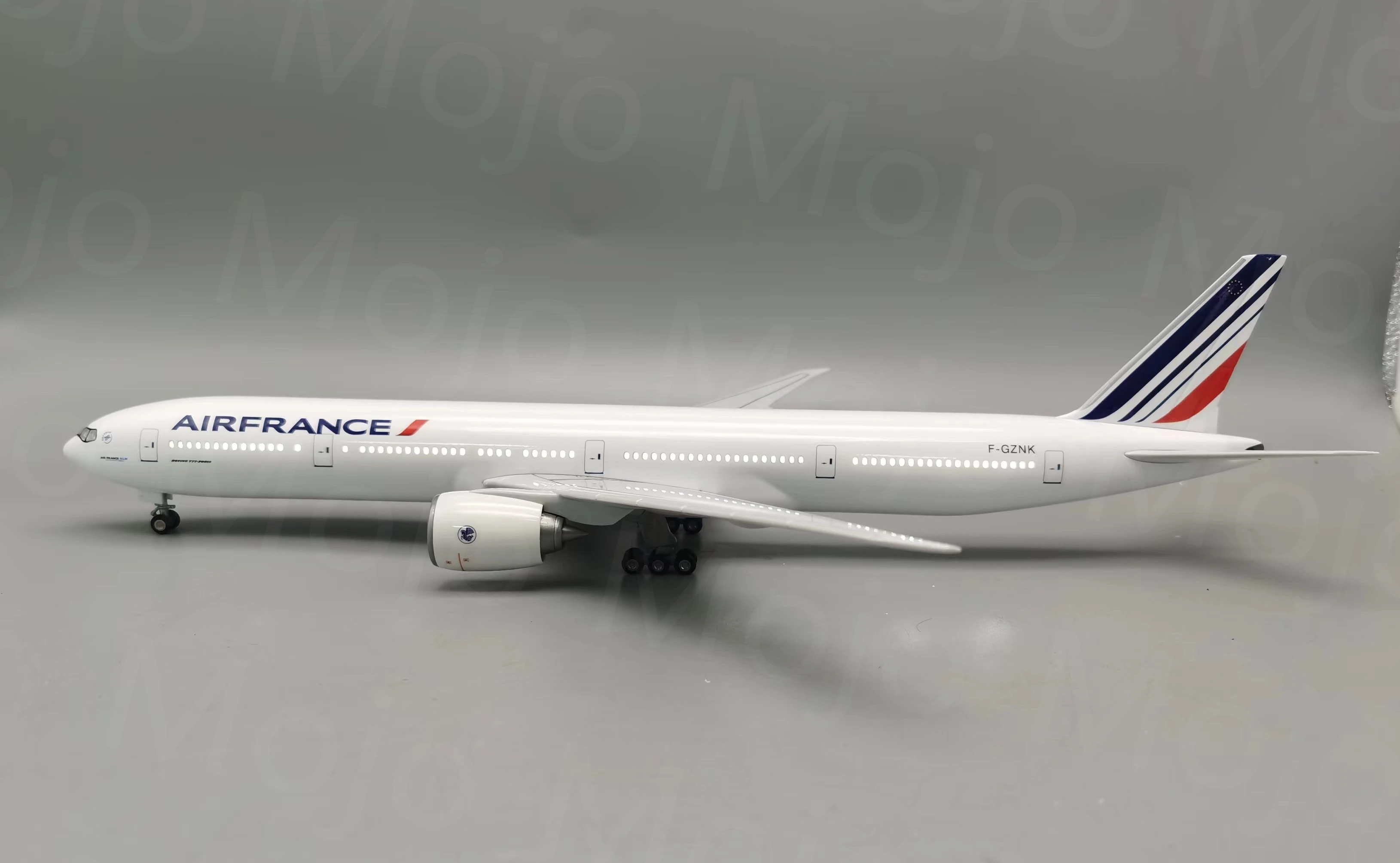 47CM Air France 777 Model Plane 1/157 Scale B777 Aircraft Air France Airlines W Light and Wheel Landing for Collection