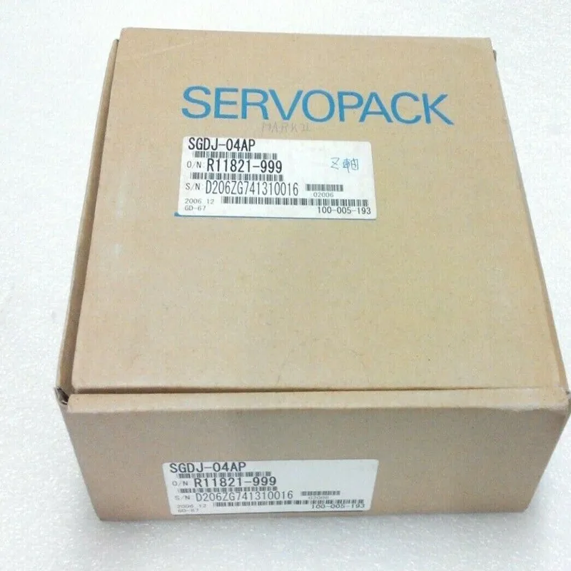 Servoazionamenti in buone condizioni SGDJ-04AP Disponibile