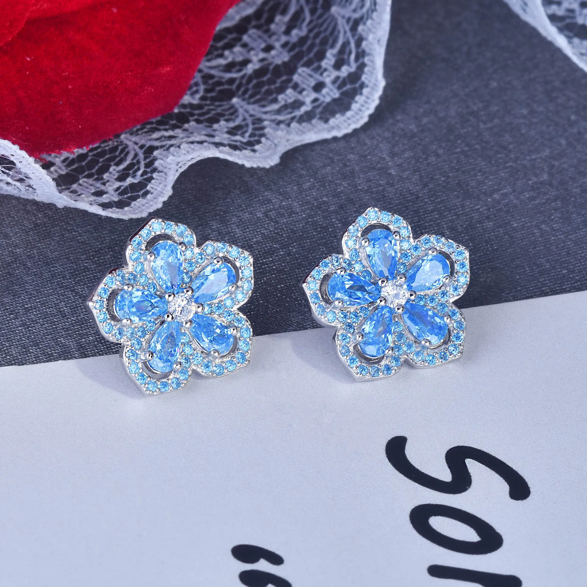 

Silver Color Stud Earrings For Women Flower Crystal Earring Girls Christmas Gifts Exquisite Wedding Anniversary Jewelry