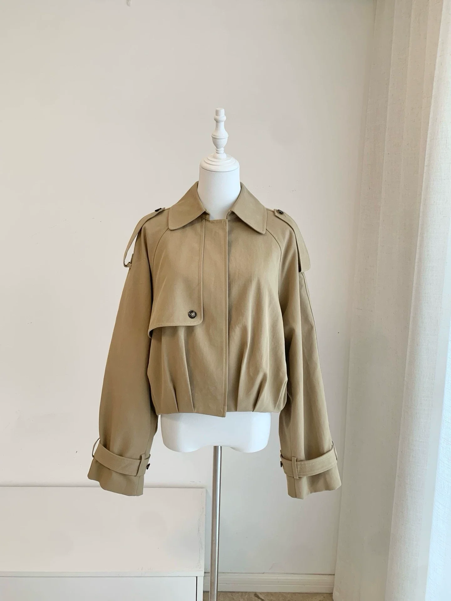 Autumn Women's 2-Color Casual Short Jacket Dropped Shoulder Long Sleeve Turn-down Collar Single Breasted Loose Female Coat