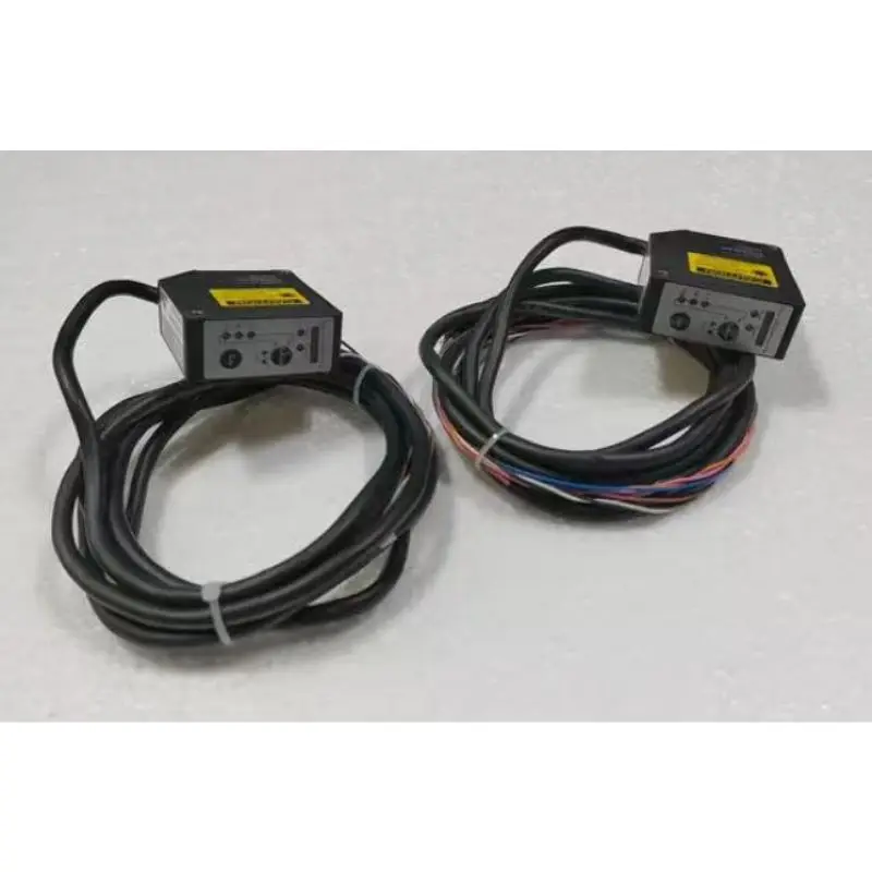 Sensor láser CD33-85N-422 de segunda mano probado OK y enviado rápidamente