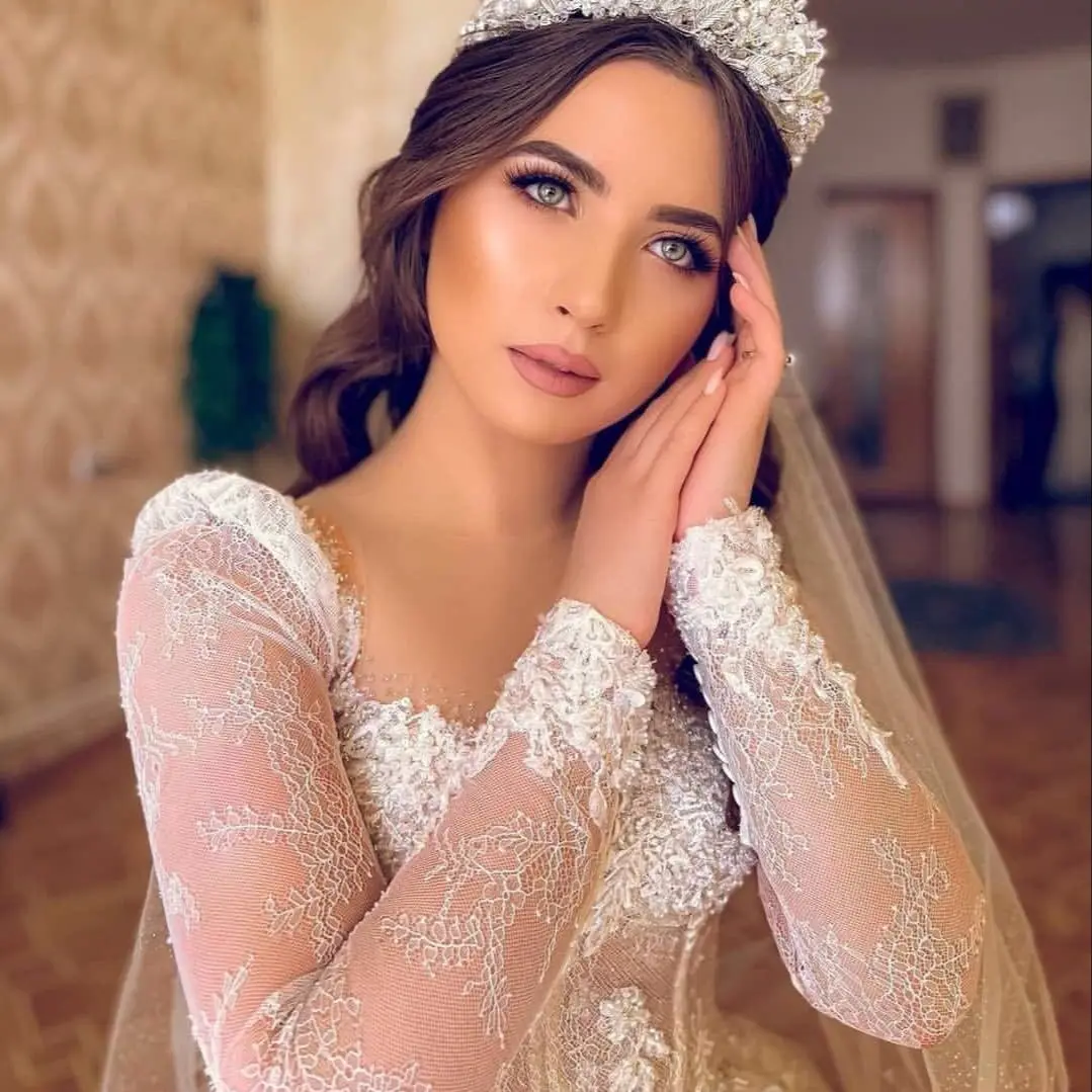 2023 Romantic Luxury Beading Sweetheart Neck A-Line Wedding Dresses Elegant Lace Long Sleeve Court Train Princess Bridal Gown