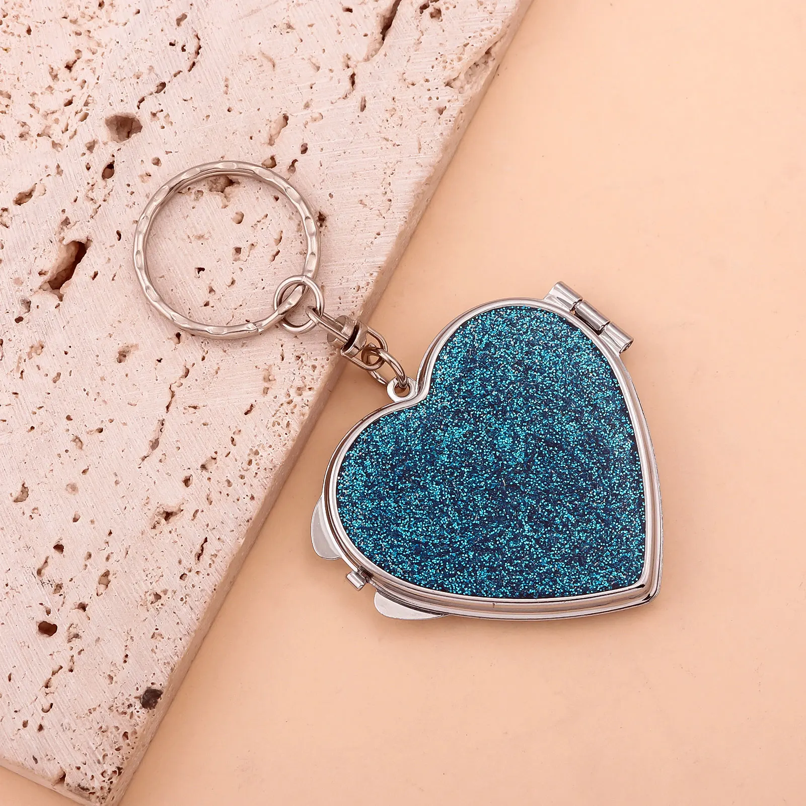 Metal Makeup Keychain Love Fol - Women'S Exercise Accessories 评论和价格