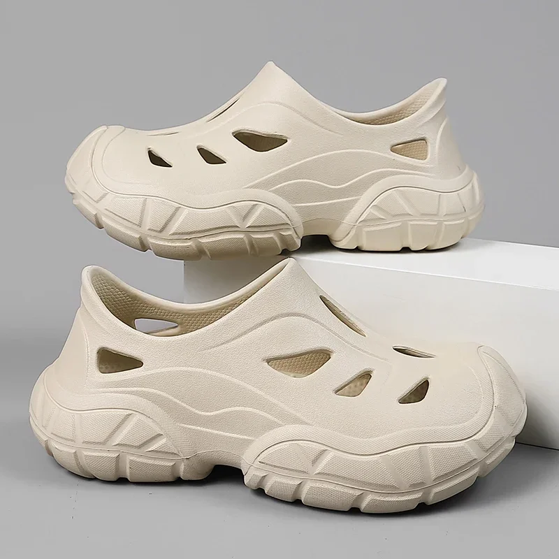 

2025 New EVA Men's Sandals Soft Hollow Garden Shoes Designer Hole Slippers Sneakers Beach Water Shoes Slip on foam Running Shoes