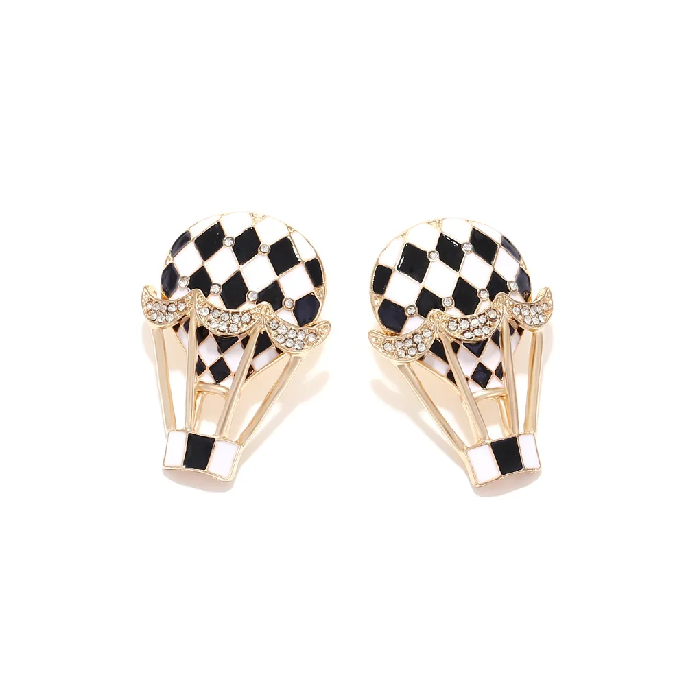 Black and white checkerboard oil dripping hot air balloon earrings, personality, diamond-encrusted checkerboard earrings, new ea