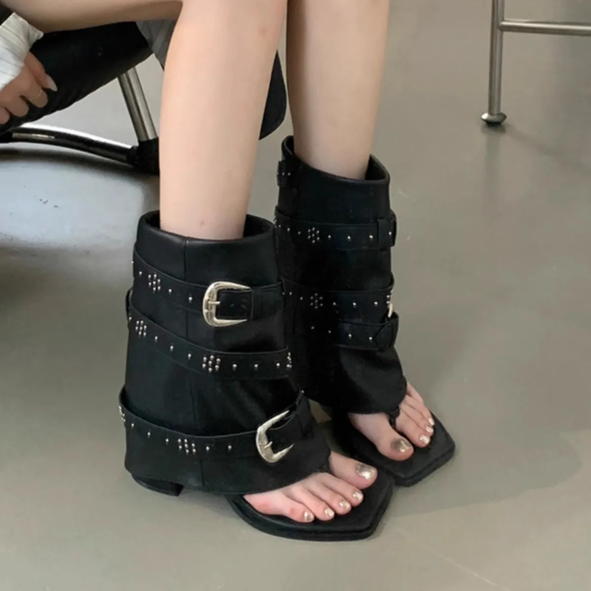 

2026 New Summer Women's Punk Style Black Rivet Thong Sandal Boots Vintage Buckle Strap Hot Girl Pants Tube Boots