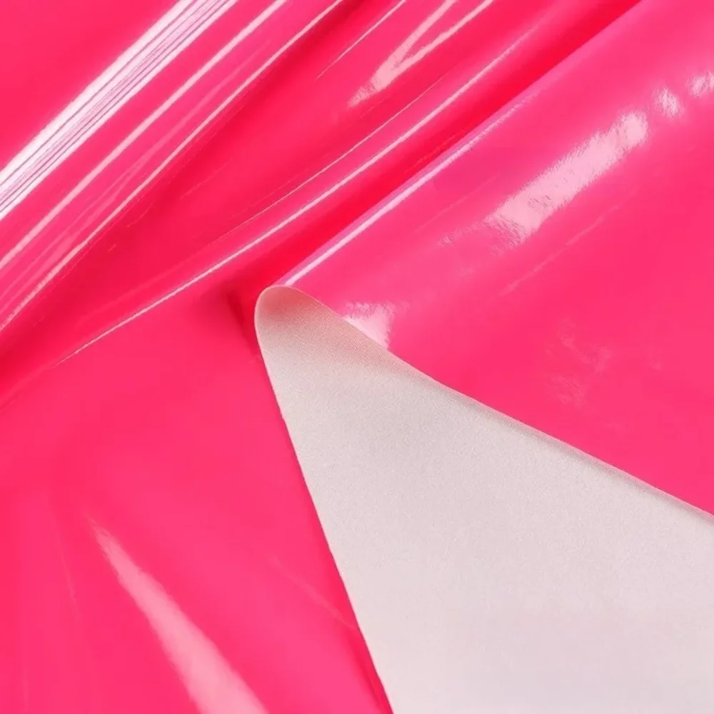 

Водонепроницаемая глянцевая зеркальная кожаная ткань с четырехсторонней эластичной основой для косплей-костюмов, оптовая продажа, ткань для шитья своими руками, продается на метры