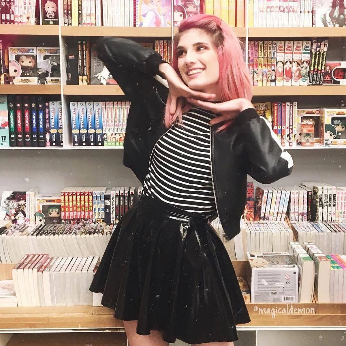 ارتفاع الخصر مثير أسود بو الجلود لامعة تنورة صغيرة مغر المثيرة