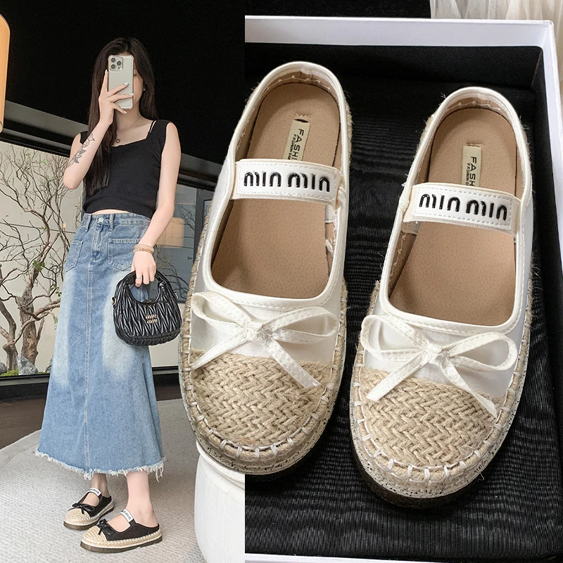 

Womens Luxury Slippers Fashionable Casual Comfortable Grass Weaving Walking Sandals Summer New Bow Decoration Mary Jane Shoes
