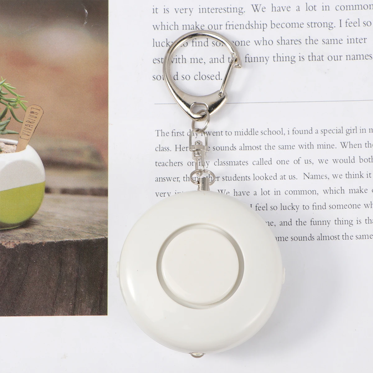 

Loud 125Db Personal Security Alarm Mini Emergency Anti-Attack Keychain Device Auto Power-Saving High Quality