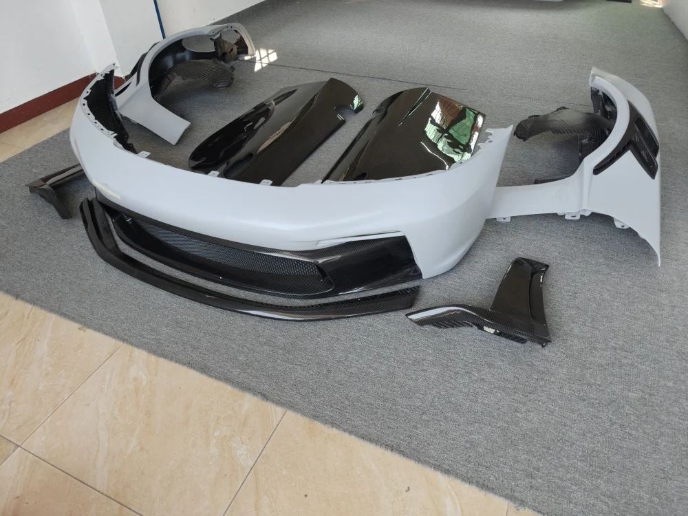 Suitable for  992 911 Retrofit Upgrade GT3RS Model Dry Carbon Fiber Front Bumper Mudguard Body Kit