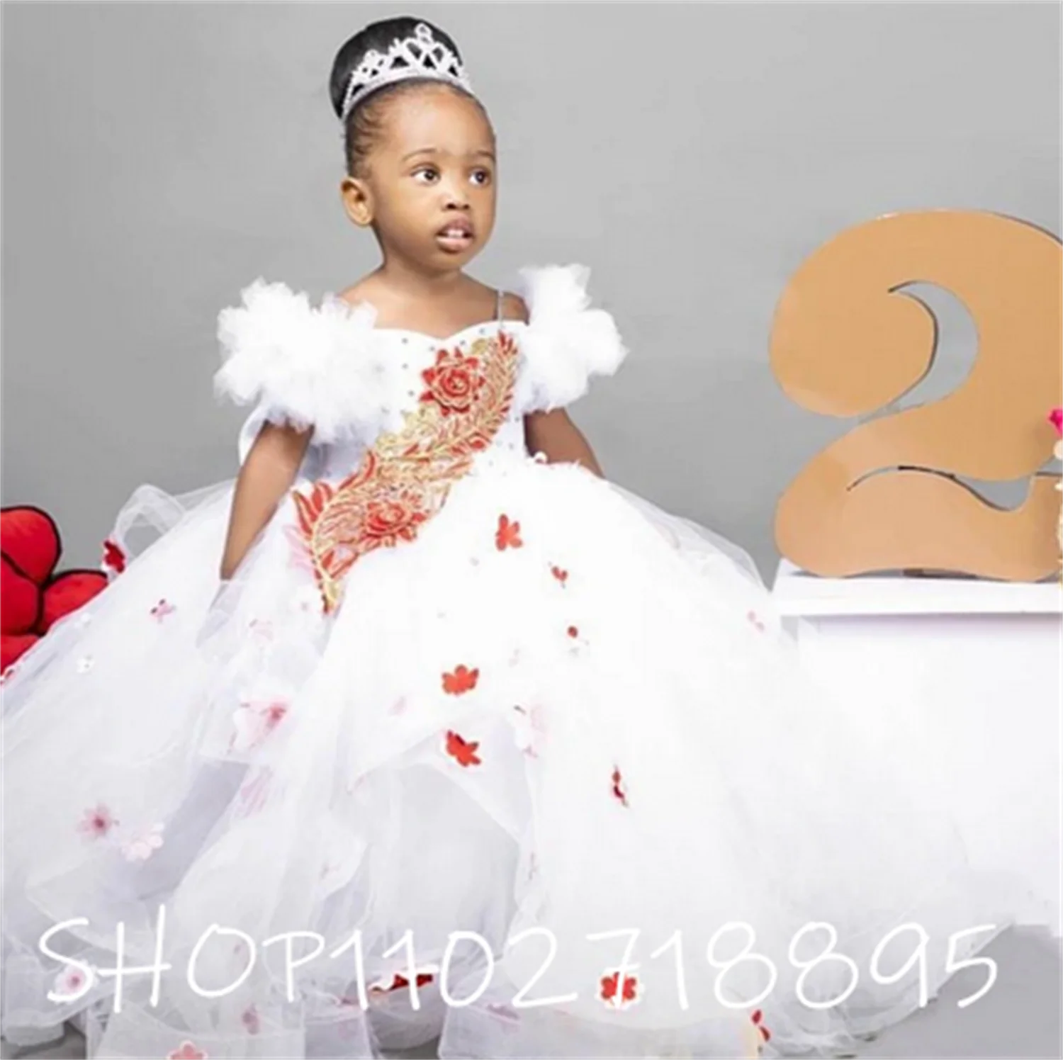 

Princess White Organza Crystals Flower Girl Dresses Spaghetti Ball Gown Little Girl Wedding Pageant Party Gowns First Communion