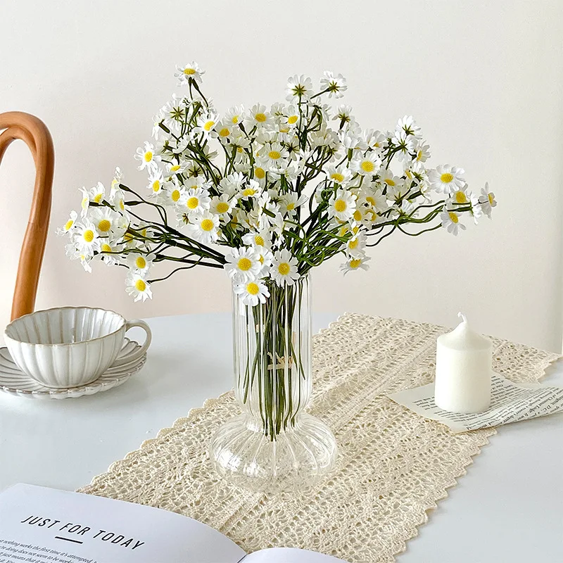 26CM 6-piece Bouquet of Small Daisies Artificial Chamomile Living Room Dining Table Decoration Photography Props