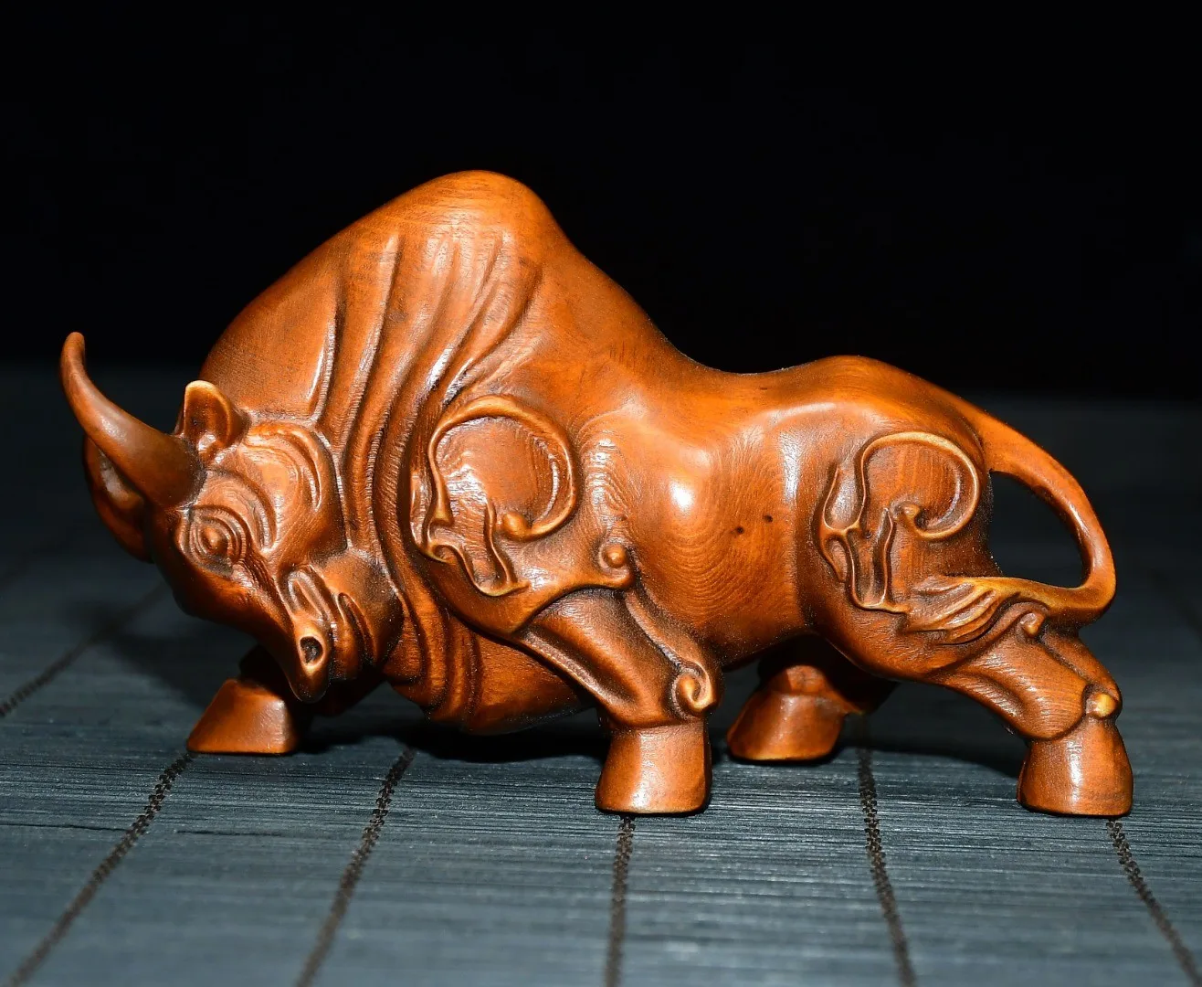 Fine Boxwood Ox Sculpture - A Robust Statue Symbolizing Strength and Diligence