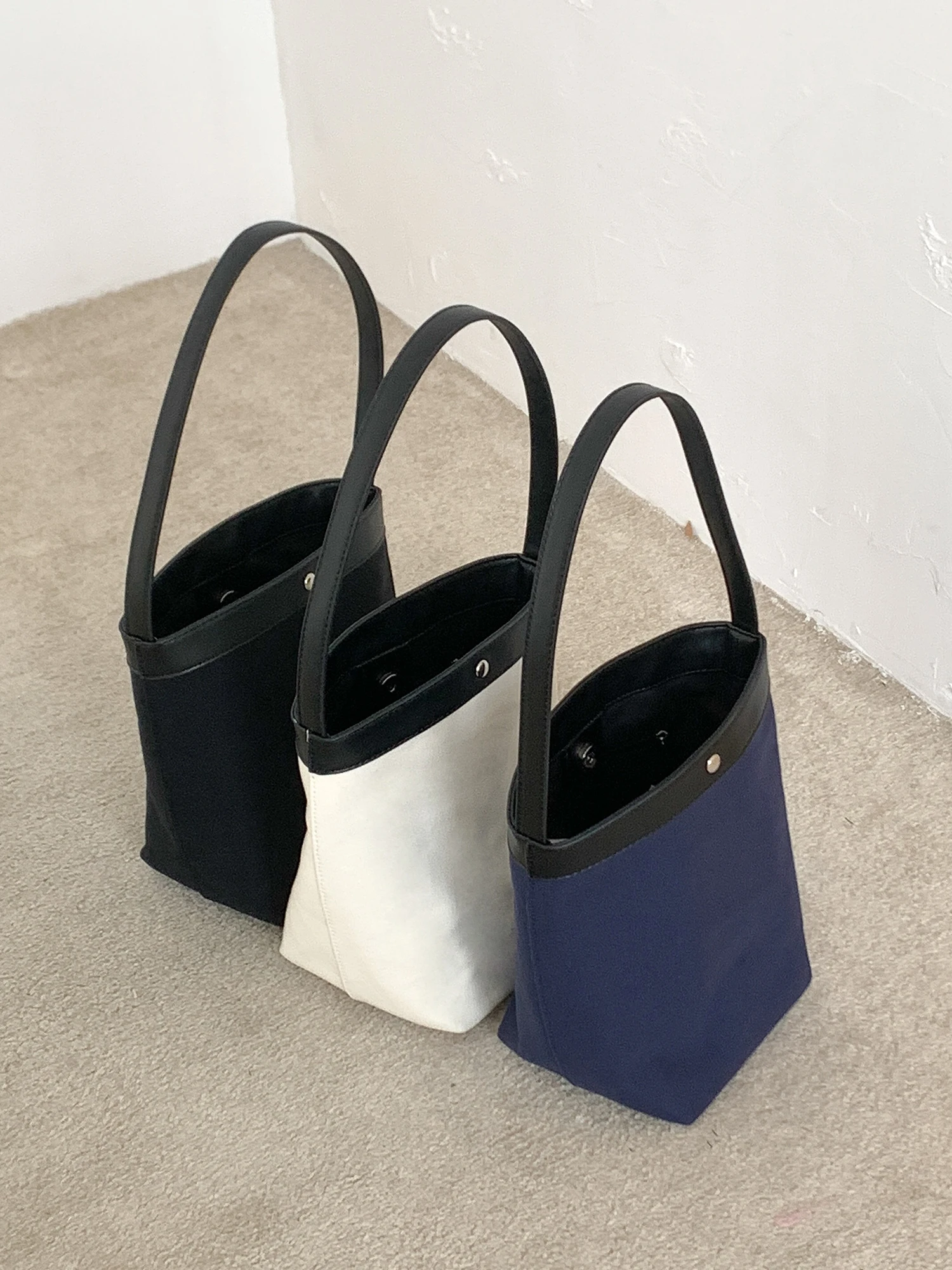 

EMORRIN2025 Canvas Spliced Buet Bag Single oulder Commuter Bag Women's Handbag Soft PU Leather Magnetic Bule Closure