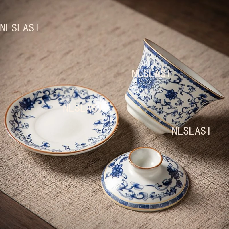 

Сине-белая крытая миска Цзиндэчжэнь, переплетенная лотосная миска с тремя талантами, бытовая термостойкая чашка для чая в китайском стиле, подарочная коробка